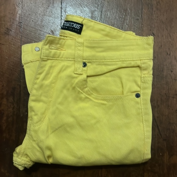 Victorious Premium Denim yellow slim fit jeans - Picture 2 of 6